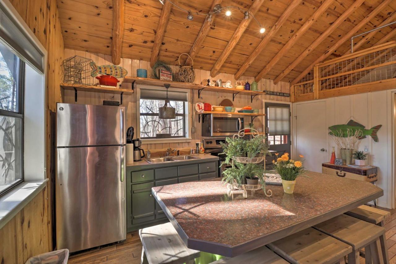 Scenic Greers Ferry Cabin With Deck And Fire Pit! Heber Springs Exterior photo